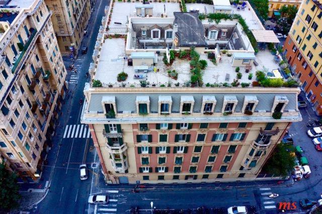 Lambruschini With View - Free Covered Parking Appartamento